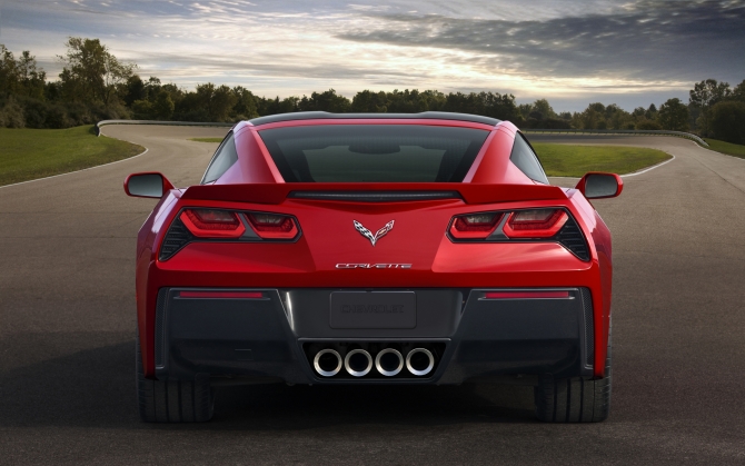 Corvette Stingray вид сзади