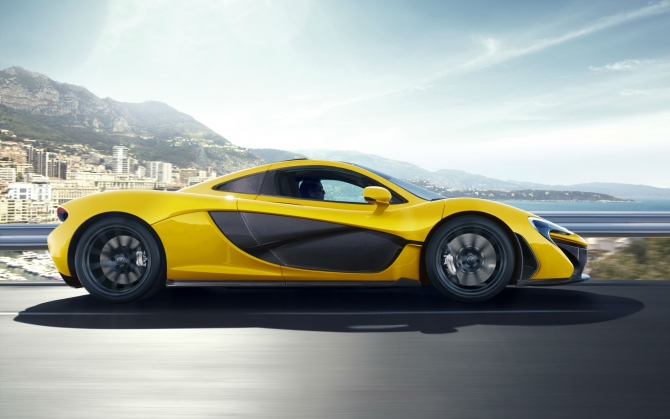 McLaren P1 вид сбоку