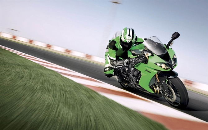 Kawasaki Ninja на треке