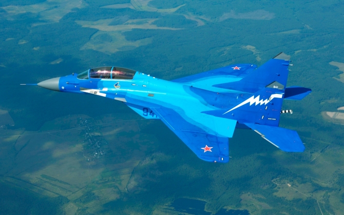 Военный самолет МиГ 29