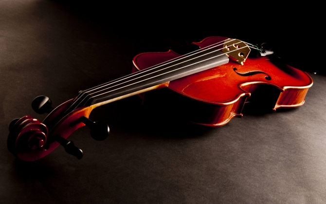 Музыкальный инструмент скрипка