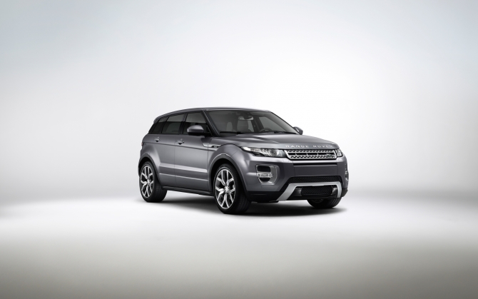 Серый Range Rover Evoque