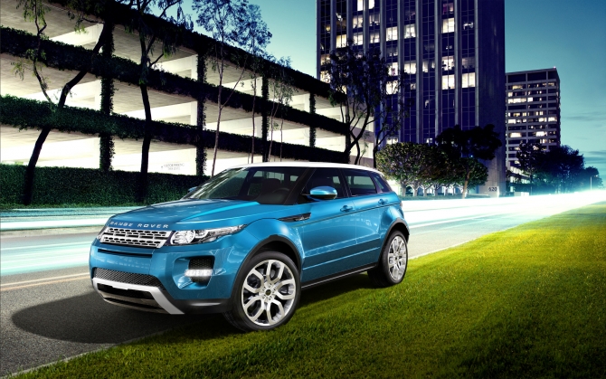 Синий Range Rover Evoque