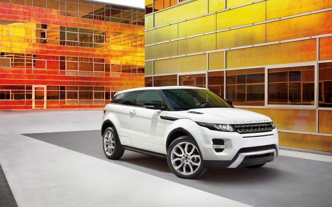 Белый Range Rover Evoque