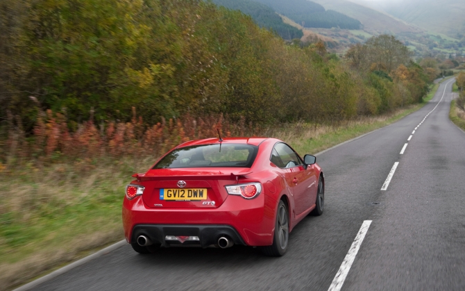 Toyota GT 86 вид сзади