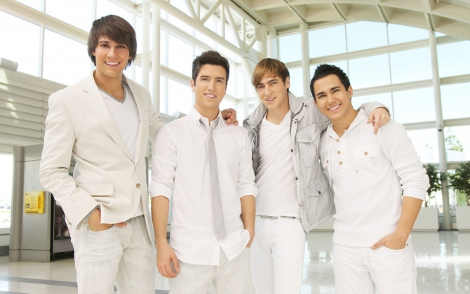 Big Time Rush в белом