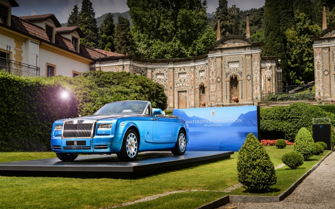 Голубой Rolls-Royce Phantom