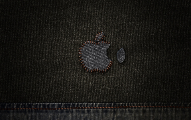Лого Apple на джинсах