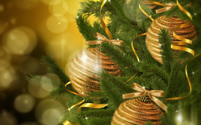 Красивые шарики на ёлке