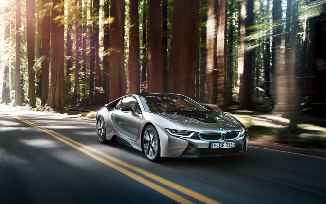 Гибрид BMW i8