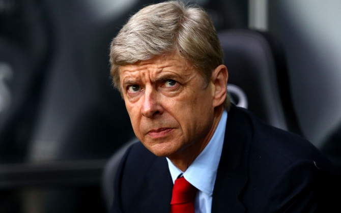 Арсен Венгер на тренерской скамейке