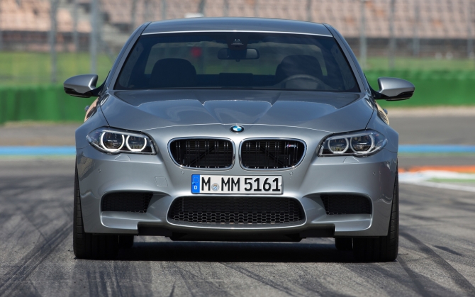 BMW M5 на трассе