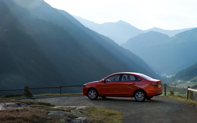 Lada Vesta вид сбоку