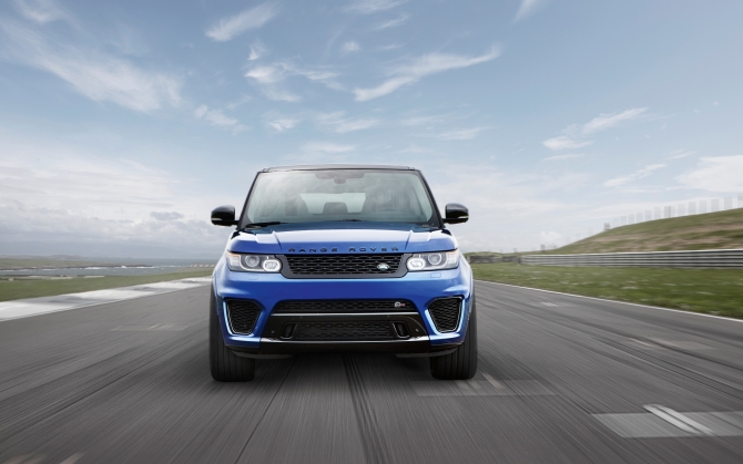 Range Rover Sport вид спереди