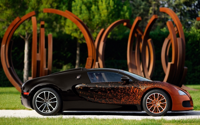 Красивый Bugatti Veyron Grand Sport