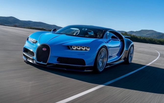 Bugatti Chiron на трассе