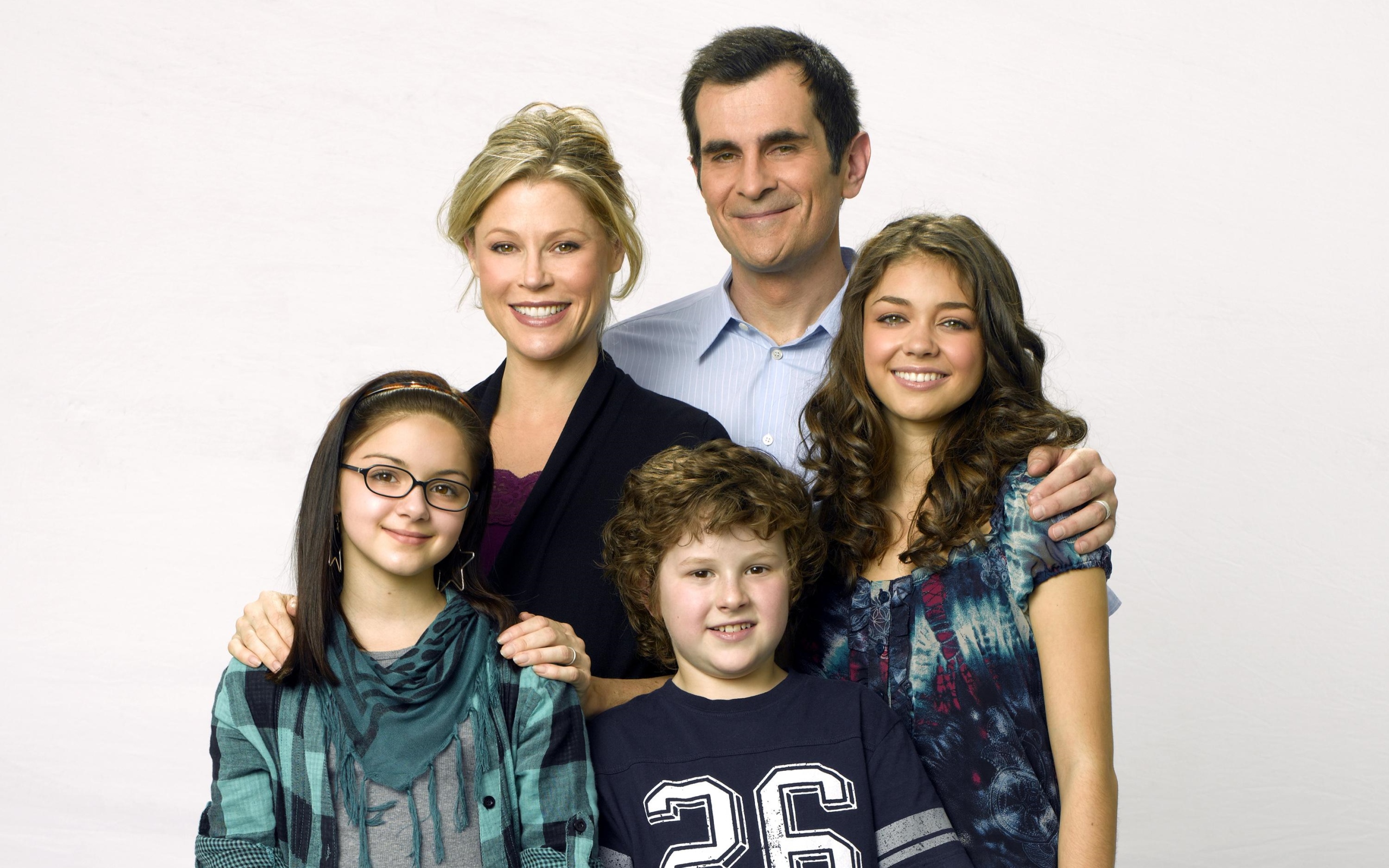 История жизни обычной семьи 25. Modern Family. Американская семейка. Американская семья. Счастливая американская семья.
