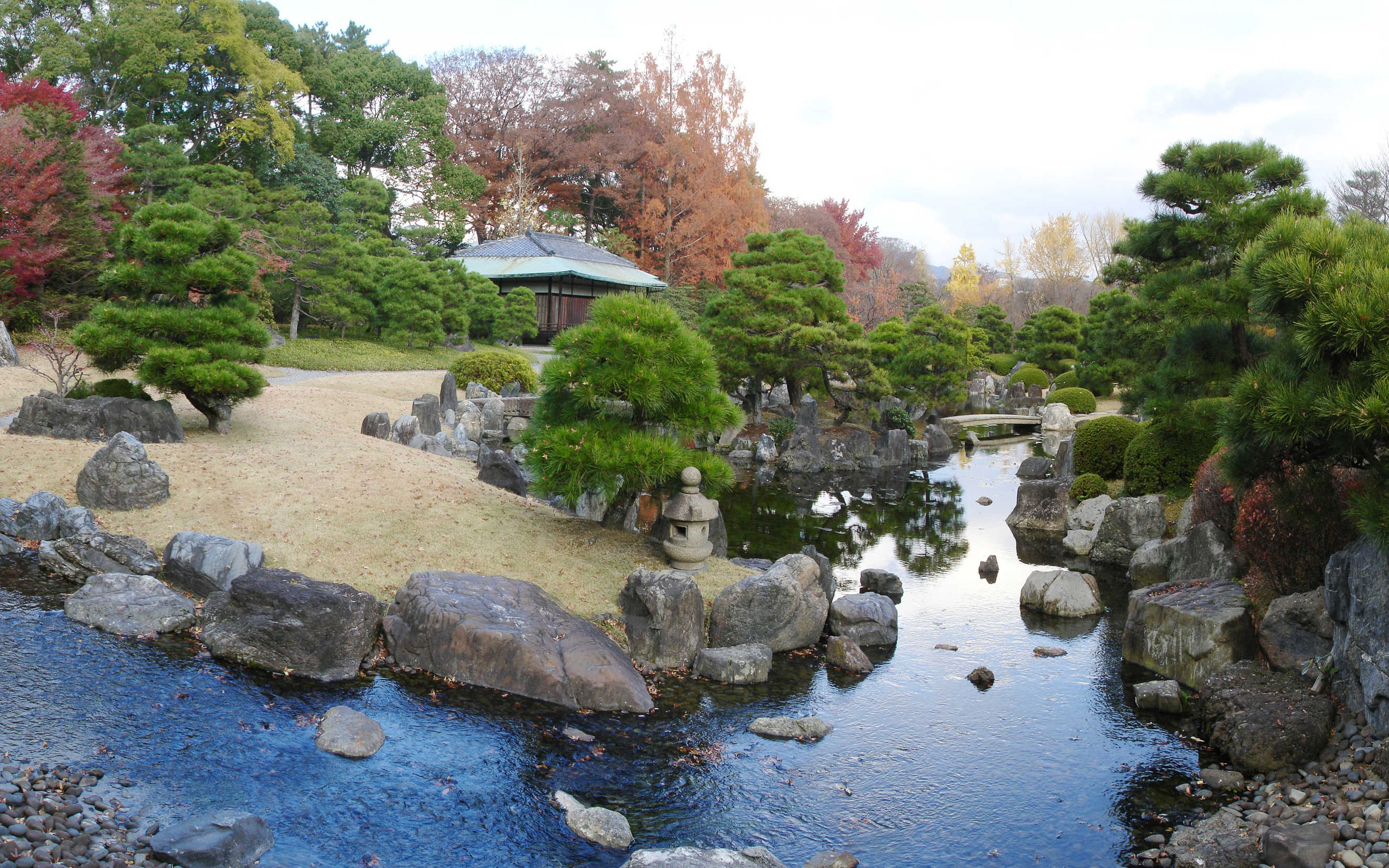 Забронировать столик в японском саду. Киото Япония парк камней. Сады Киото Япония. Парк камней сад камней Япония. Парк камней в Киото.