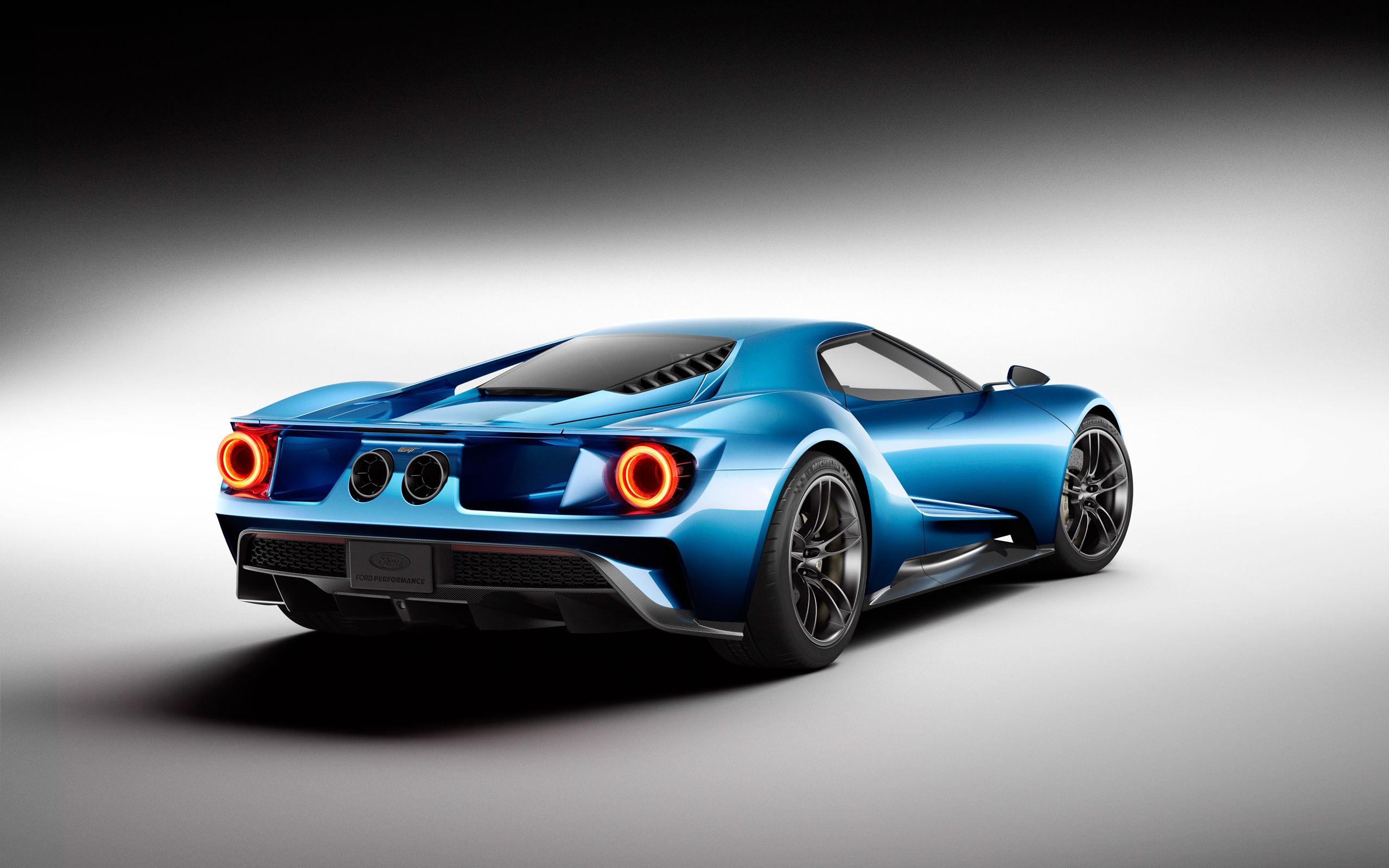 Машина ford gt