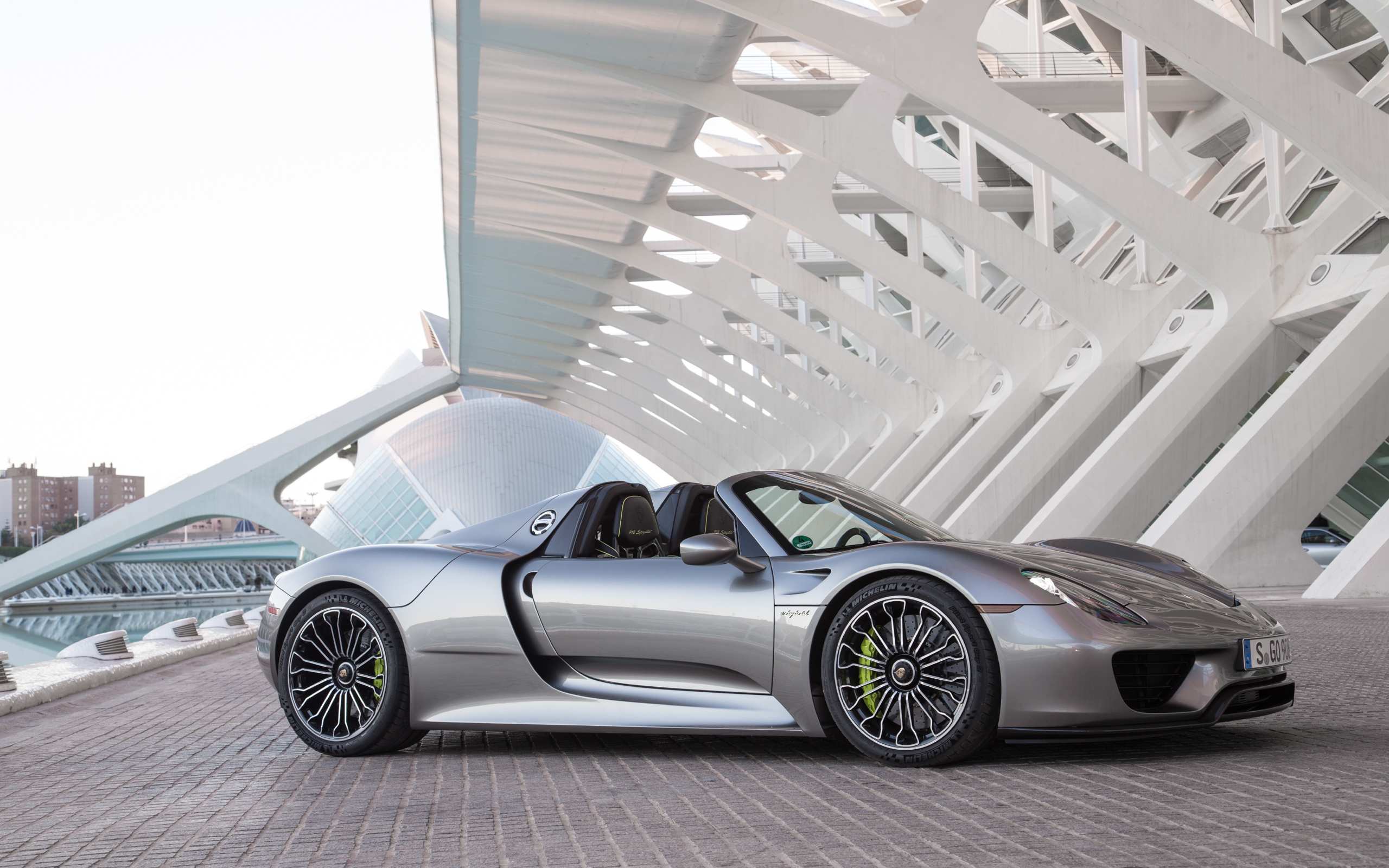 Porsche 918 спайдер