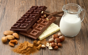 Виды шоколада: черный, молочный и белый