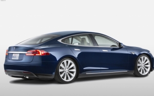 Model S синего цвета