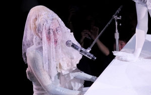 Леди Гага за роялем