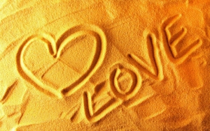 Love на песке