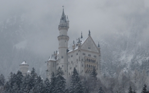 Замок зимой