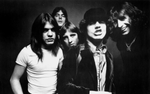 Молодые AC/DC