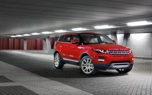 Красный Range Rover Evoque