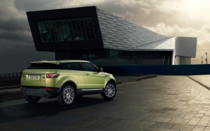 Range Rover Evoque салатного цвета