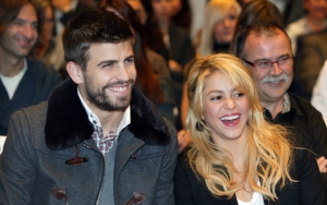 Шакира и Пике смеются