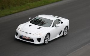 Lexus LFA на треке