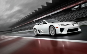 Lexus LFA на гоночном треке