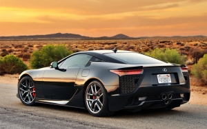 Черный Lexus LFA