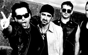 U2 черно-белое фото