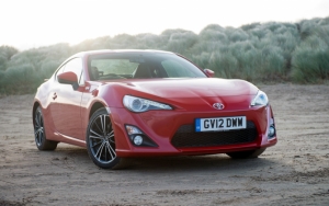 Toyota GT 86 спереди