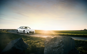 Toyota GT 86 белого цвета