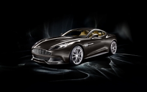 Стильный Aston Martin