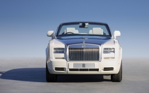 Белый Rolls-Royce Phantom