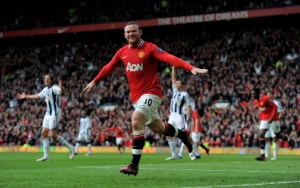 Уэйн Руни празднует гол