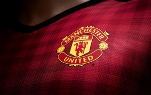 Эмблема на форме Манчестер Юнайтед