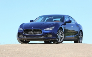 Синий Maserati Ghibli