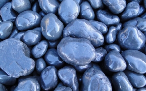 Синие гладкие камни