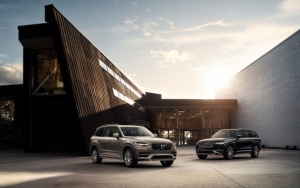 Два Volvo XC90