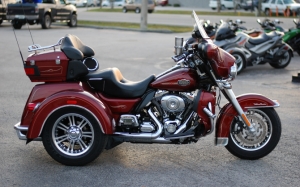 FLHTCUTG Tri Glide