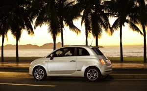 Fiat 500 на пляже