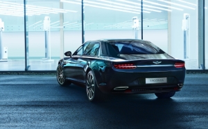 Aston Martin Lagonda вид сзади