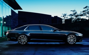 Aston Martin Lagonda вид сбоку